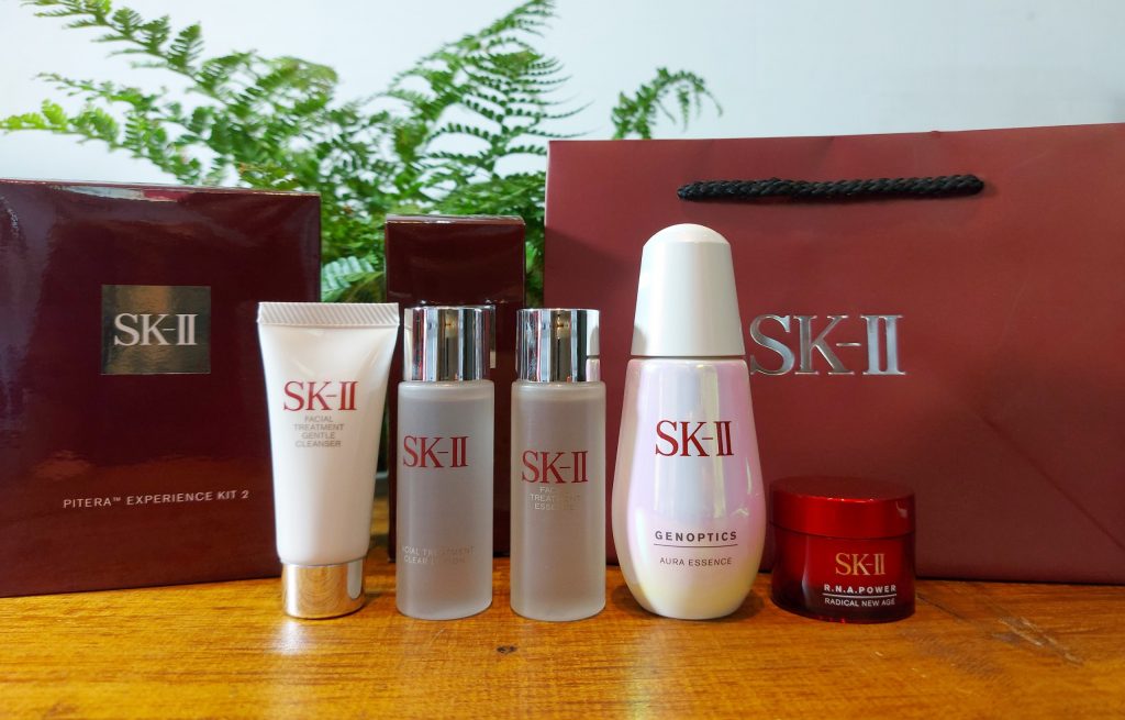 z3018688047271 c905590b3f31d2e3f21023e94dbb82b8 1024x655 - Trọn Bộ SK-II Giá Bao Nhiêu?