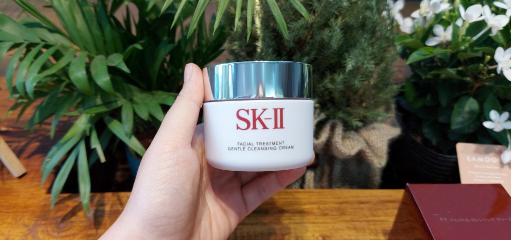kemtt2 1024x482 - Thức tỉnh làn da khỏi “cơn mộng mị” với kem tẩy trang SK-II Facial Treatment Cleaning Cream